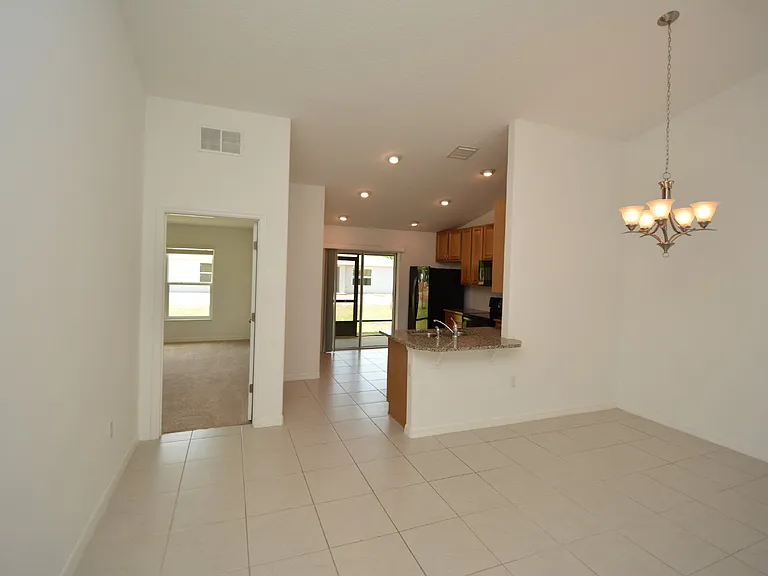 33 Rosecroft Ln #B — Photo 7