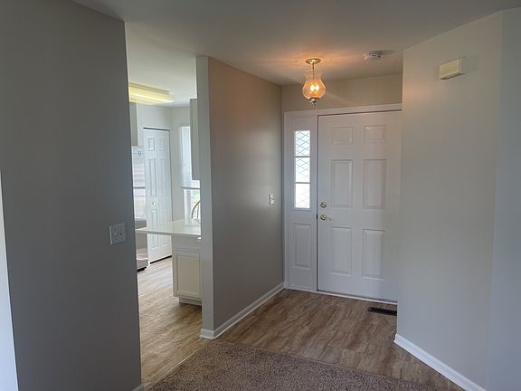 5th image of 2294 Woodside Dr Unit 2294