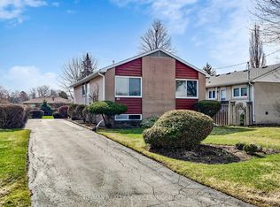 26 Carlyle Cres, Brampton, ON