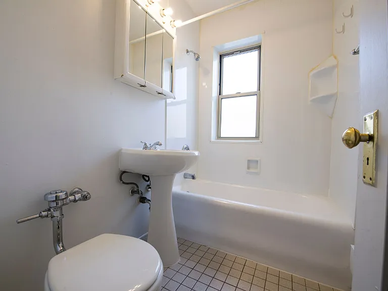 5957 W Madison — Photo 18
