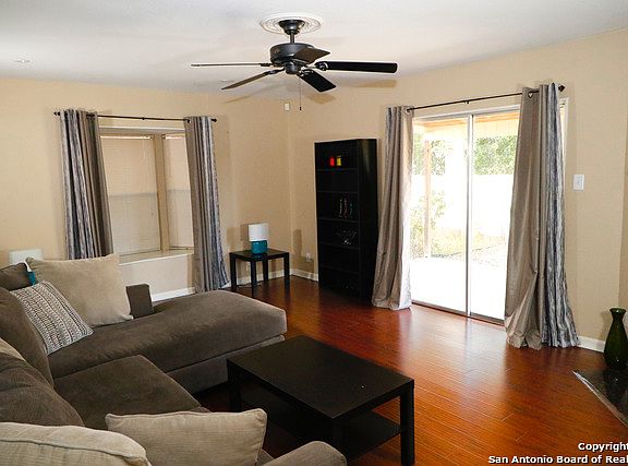 3rd image of 4815 Casa Bello St