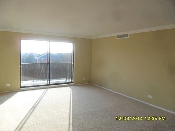 4th image of 840 Wellington Ave Unit 520
