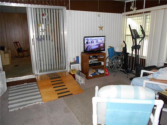 5th image of 5561 Williamsburg Ln