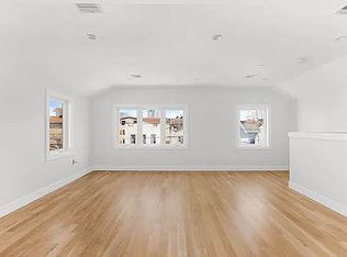 2416 E 11th St, Brooklyn, NY 11235