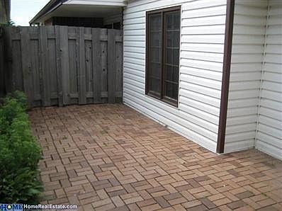 2nd image of 2915 Londonshire Ct