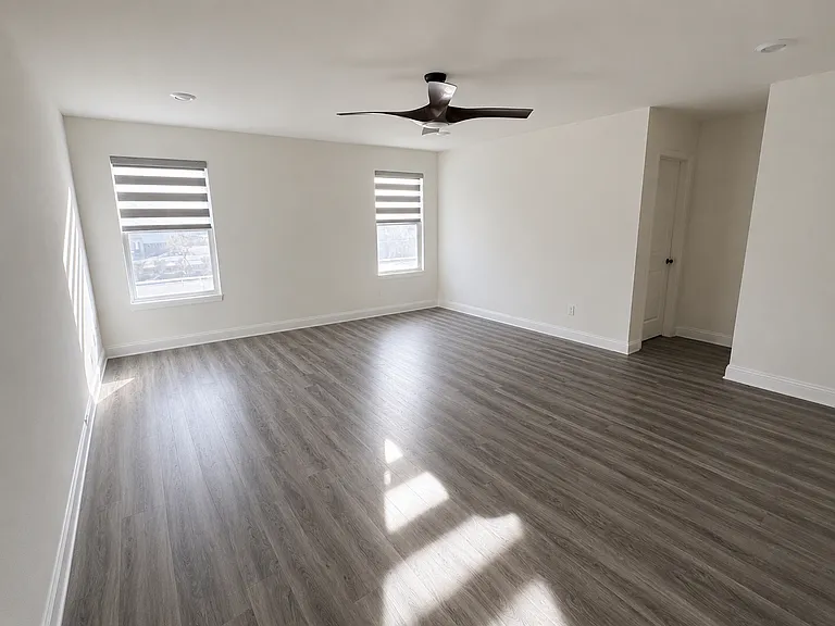 8770 Beverly Grove Ct — Photo 5