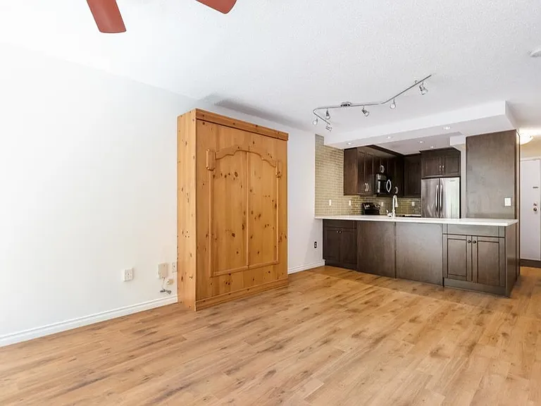 925 W 10th Ave #301 — Photo 9