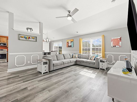 5th image of 228 MacArthur Dr.