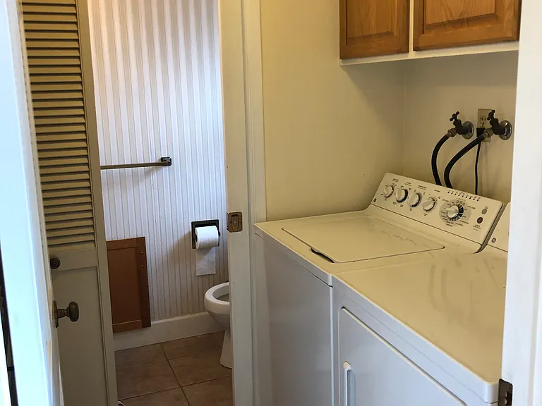 1211 Crescent Ter — Photo 11