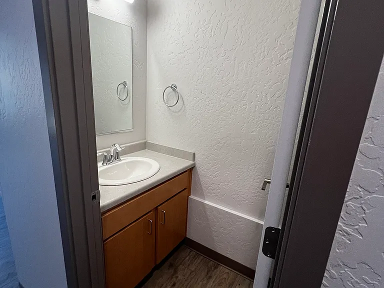2727 E 35th Ave #C1 — Photo 28