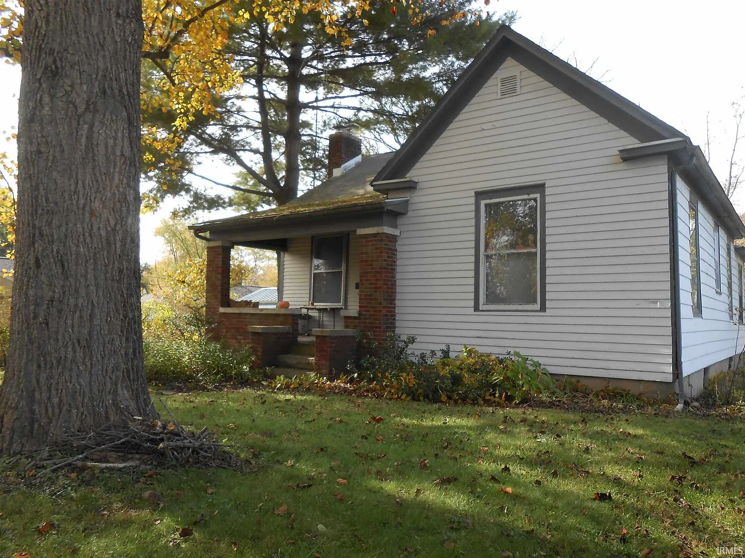 3 bed, 1.0 bath, 1072 sqft, $1,800 — Photo 1