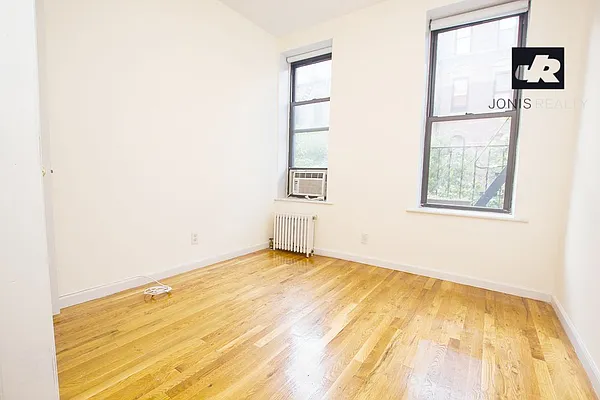 Rented by Jonis Realty | media 19