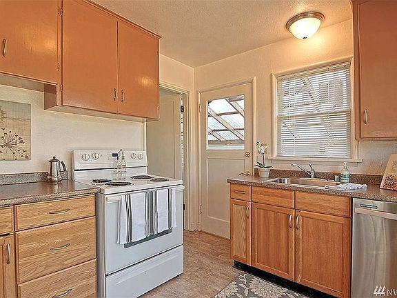 4th image of 408 Park Pl