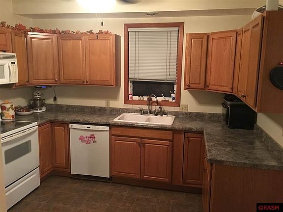 3rd image of 506 N Broadway St