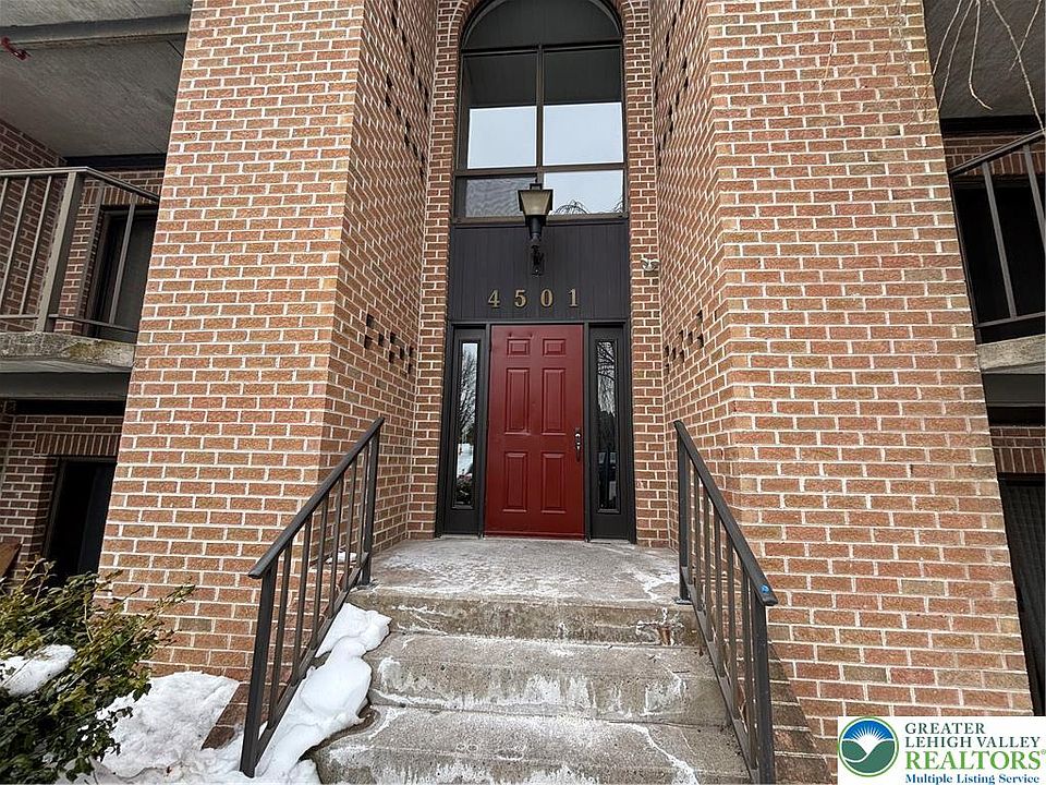 1st image of 4501 N Hedgerow Dr APT 4