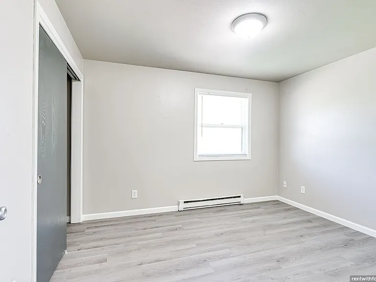 1327 Trader Rd. — Photo 8