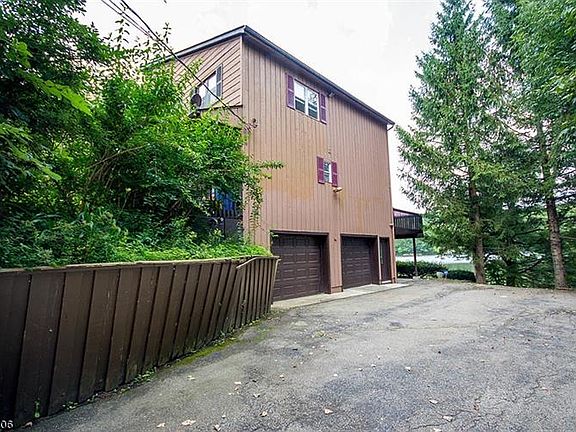 2nd image of 13 Ye Olde Tavern Dr