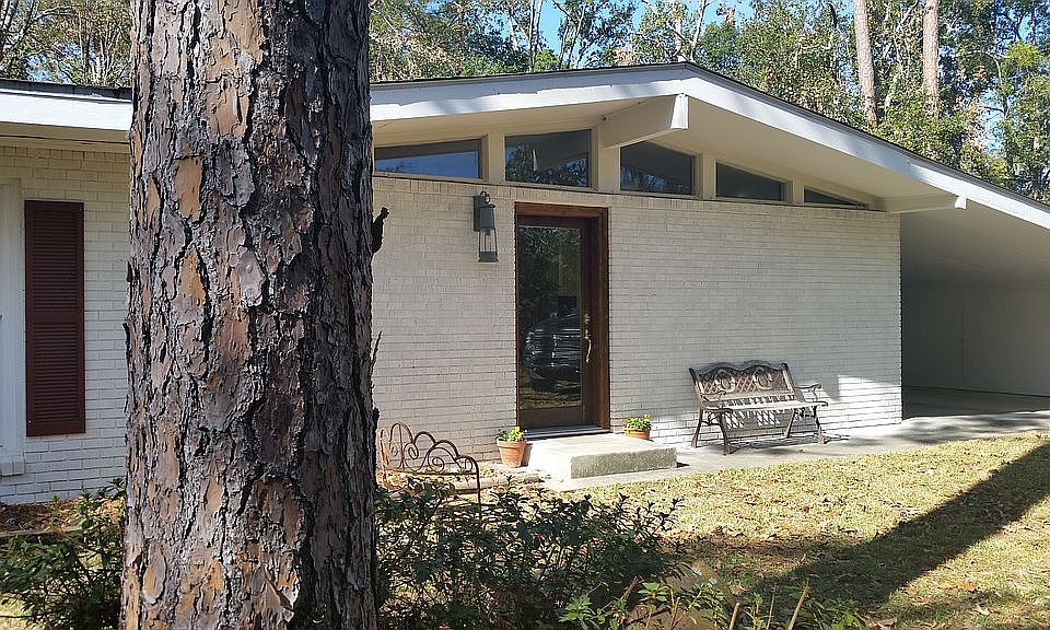 1st image of 13905 W El Bonito Dr