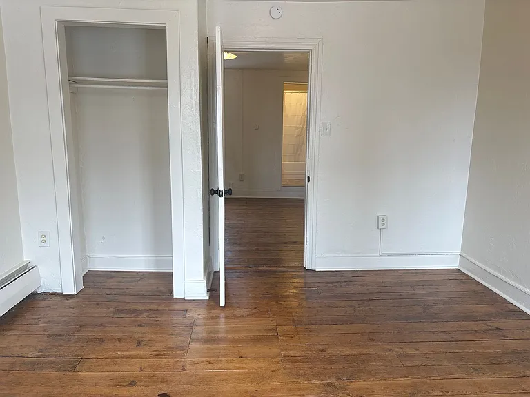 131 E Maple St — Photo 14
