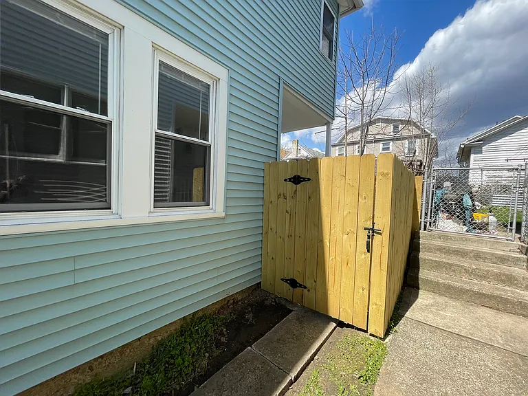 129 Beech St — Photo 6
