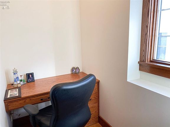 5th image of 2038 Dorchester Dr
