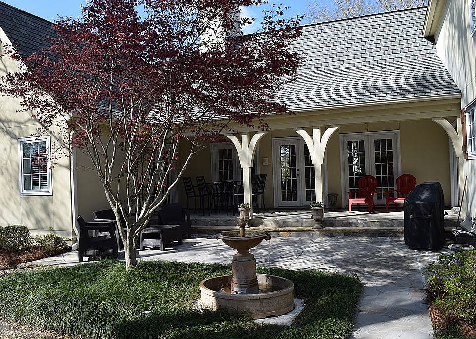 2nd image of 1801 Verrazzano Dr