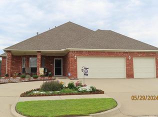 3309 Willow Ln, Moore, OK 73170