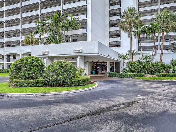3rd image of 356 Golfview Road #403