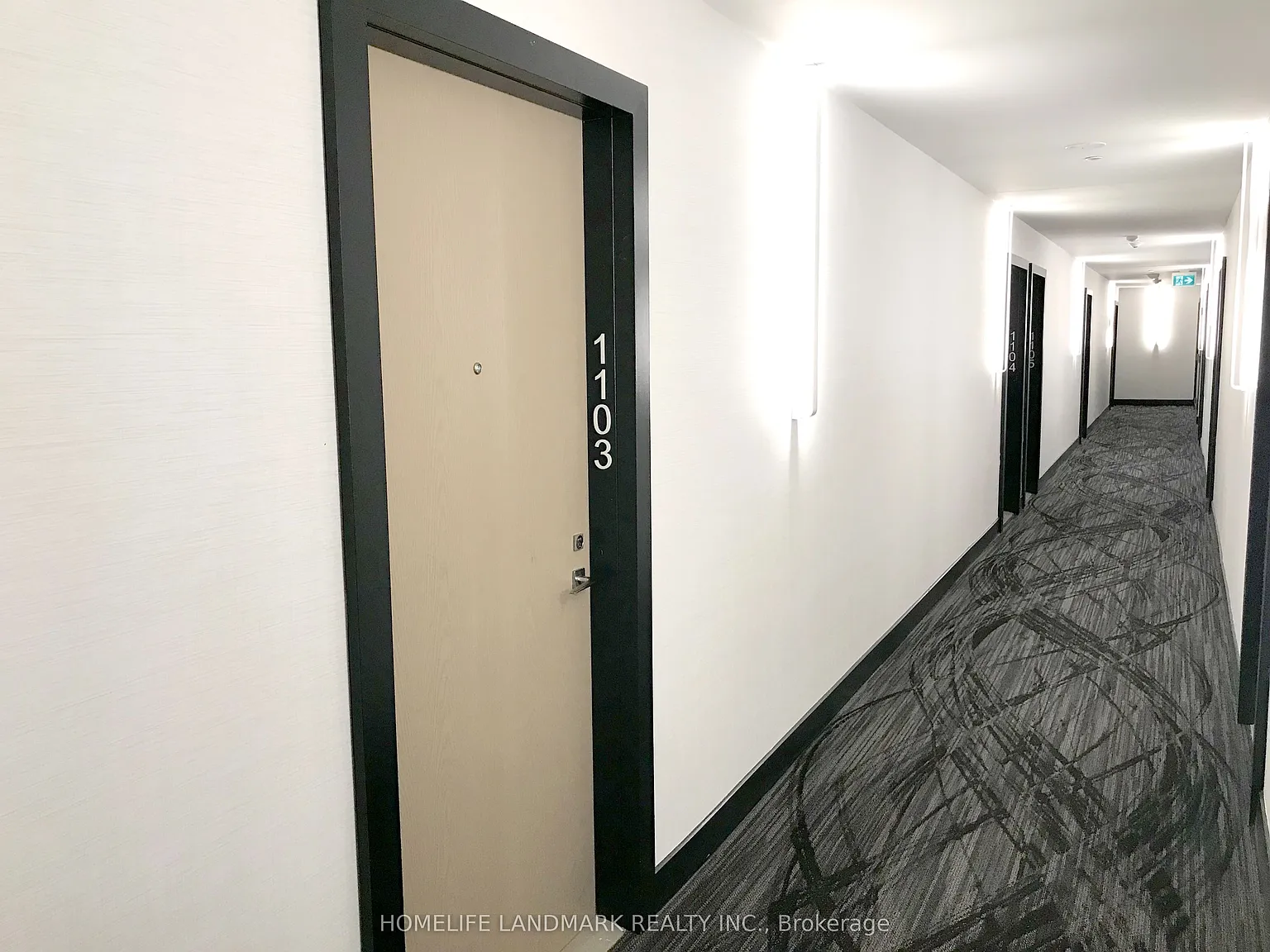York Condos — Photo 3