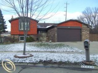 42420 Majestic Ct, Canton, MI 48188