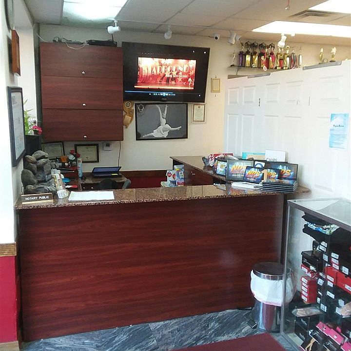 2nd image of 1127 Kennedy Blvd