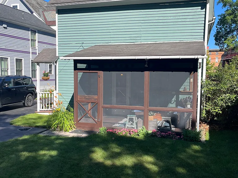 Rear yard/Screened in porch
