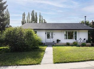 36 W Lake Adams Pl SE, Calgary, AB T2J 3S8