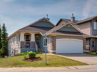 4 E Sunset Close, Cochrane, AB T4C0B3