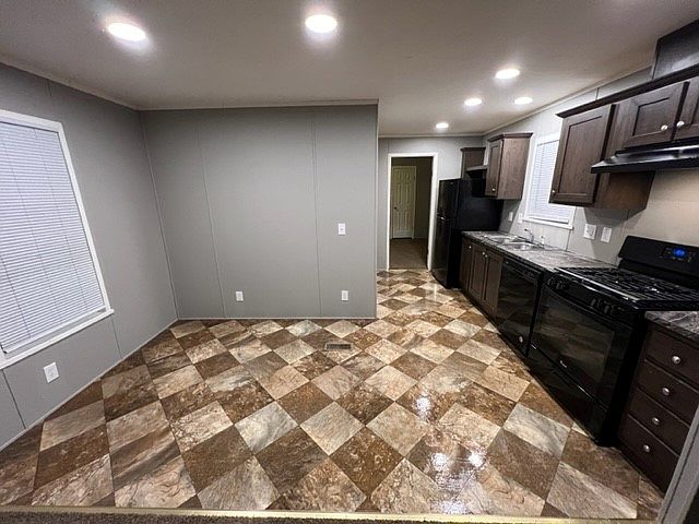 1st image of 7789 Kirkwood Dr #100