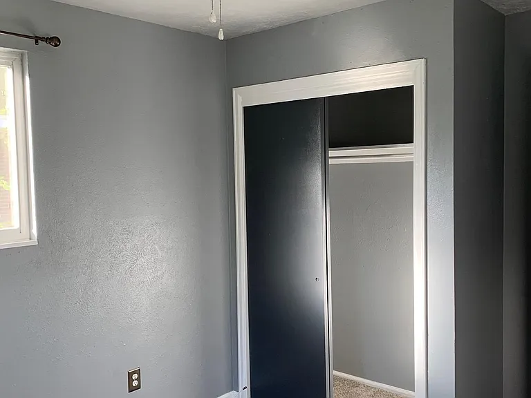 6233 S Sterne Pkwy — Photo 12