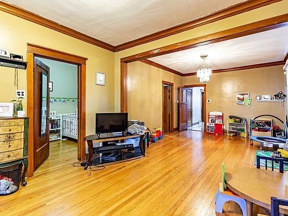 4th image of 1617 S Lombard Ave