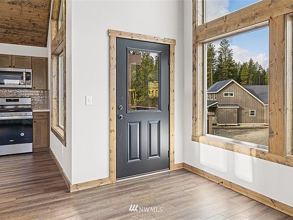 Plenty of natural light! Photo from a similar cabin.