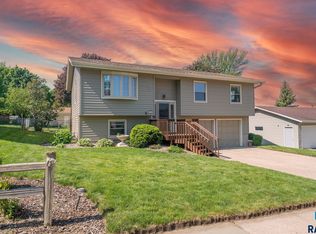 2713 E Bragstad Dr, Sioux Falls, SD 57103