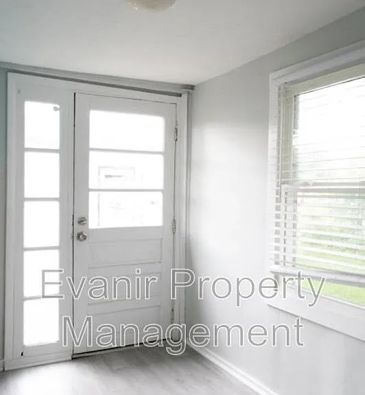 126 N Walnut St — Photo 18
