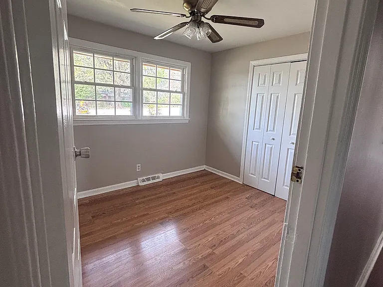 340 Guilford St — Photo 7