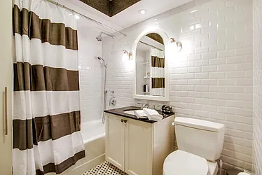 Rented by R New York