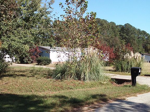 2nd image of 104 Sun Valley Dr