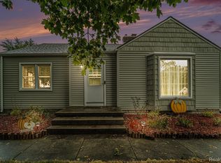 8077 Janis St, Shelby Township, MI