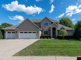 2026 Howard Dr, North Mankato, MN 56003