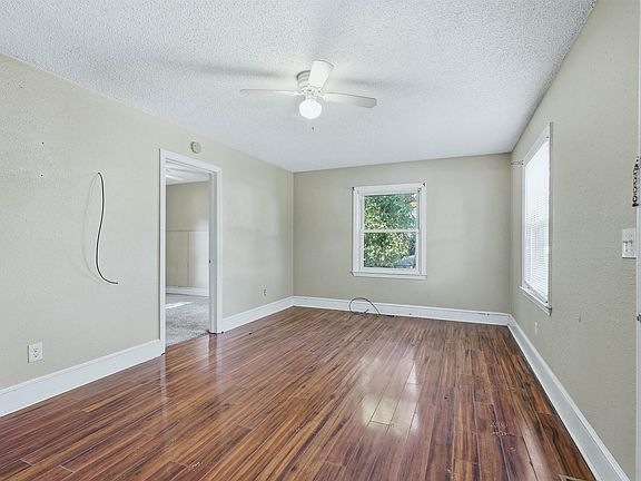 3rd image of 101 Tyler Ct