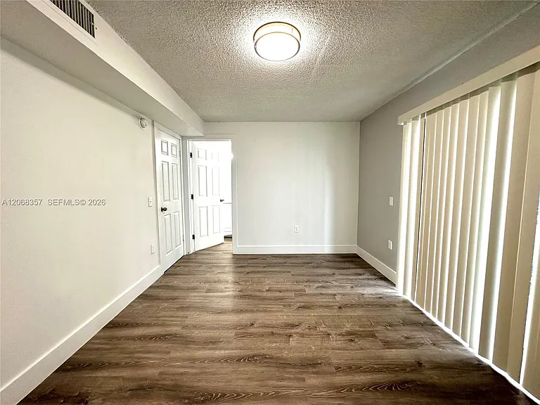 529 SW 4th St #303 — Photo 14