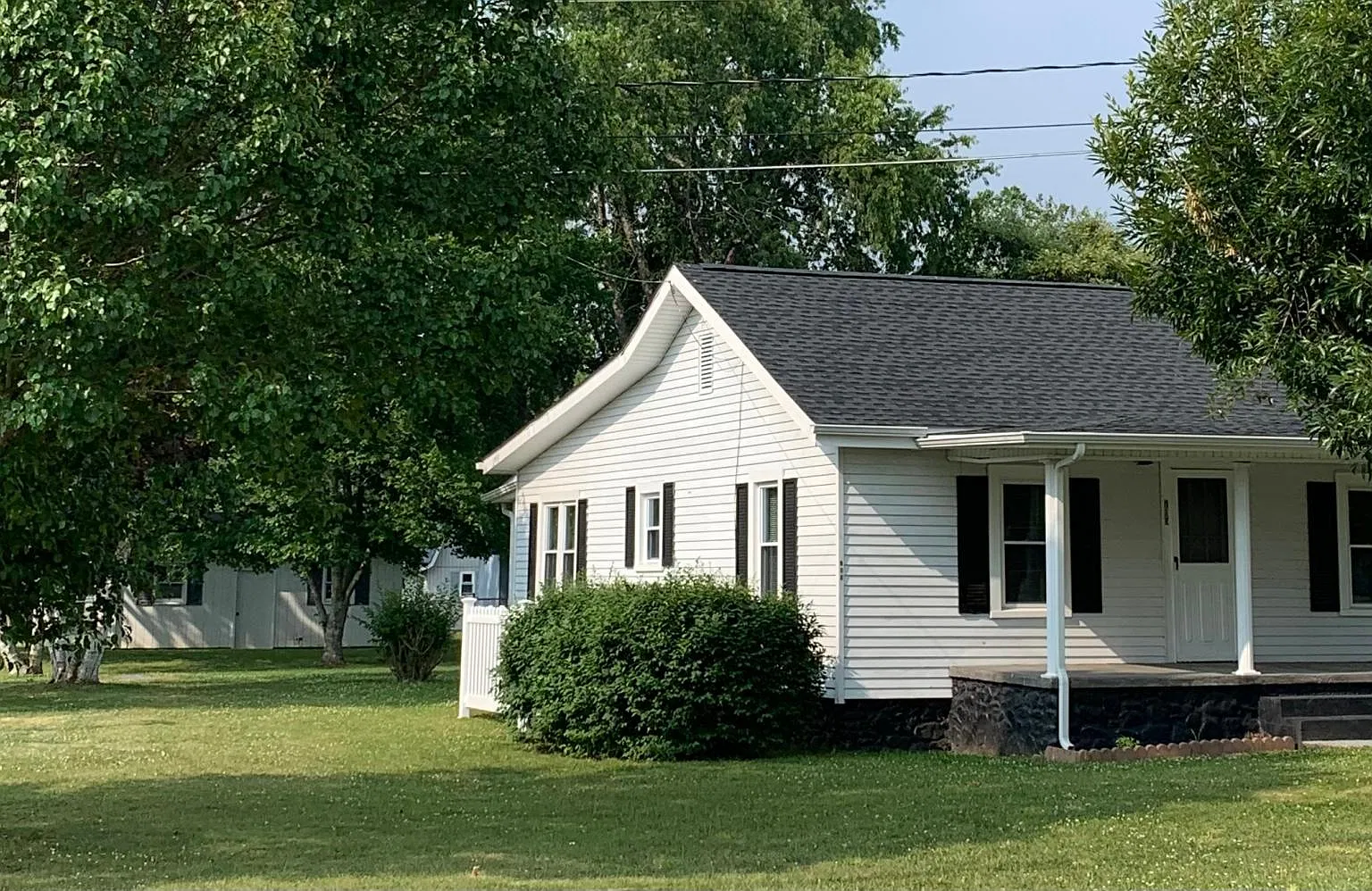 3 bed, 1100 sqft, $1,600 — Photo 2