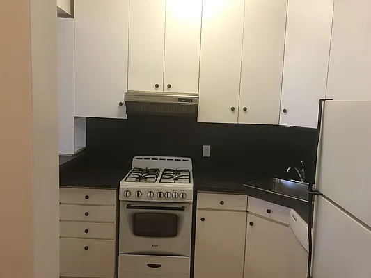 Rented by Aida Home Realty | media 36