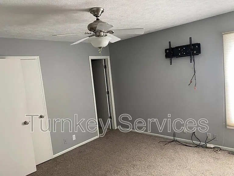 15423 Stony Brook Blvd — Photo 9